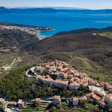 Goretini By Interhome בית נופש Nedeščina