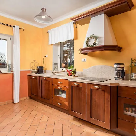 Goretini By Interhome בית נופש Nedeščina