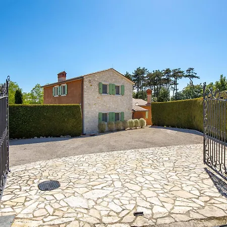 Goretini By Interhome Nedeščina